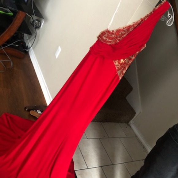 Red prom dress - Picture 3 of 4